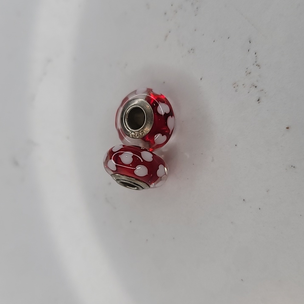 Red and white hearts murano charms